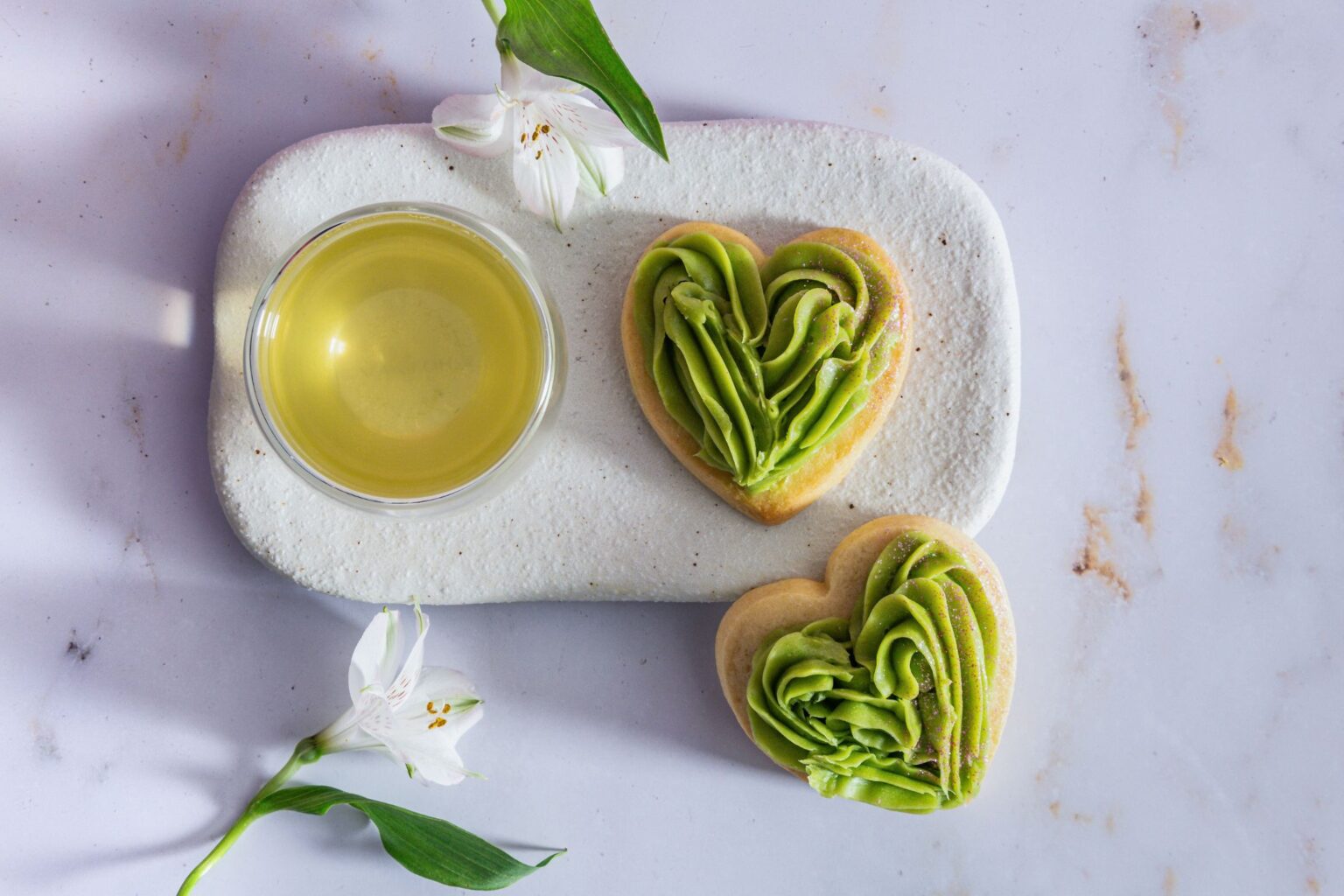 Biscoitos matcha love heart
